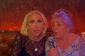 Laura Bozzo y Verónica Castro se van de fiesta a karaoke – El Sol de  Veracruz
