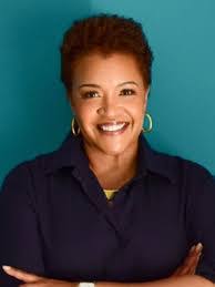 Roxanne Leighton's Instagram, Twitter & Facebook