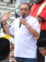 Translations of the word dewan from spanish to english and examples of the use of dewan in a sentence with their translations: Ibrahim Ali Politician Wikipedia