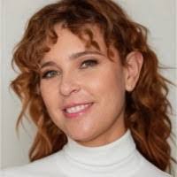 Lisa Pesce's Instagram, Twitter & Facebook