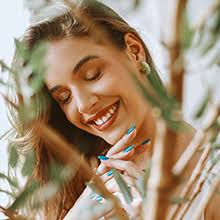 Vnicesli 2 Colori Smalto Semipermanente Bianco Latte Nude, 10ml Smalto  Semipermanente per Unghie in Gel UV LED Soak Off Gel Semipermanente Unghie  Bianco Latte e Nude Manicure Francese Naturale : Amazon.it: Bellezza