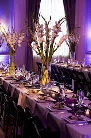Affordable Wedding Flowers That Won T Bust Your Budget Tall Wedding Centerpieces Inexpensive Wedding Flowers Gladiolus Centerpiece