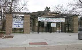 Topeka Zoo At Gage Park The Front Of This Building Has Barely Changed Since I Was Small Topeka Zoo Cool Places To Visit Topeka
