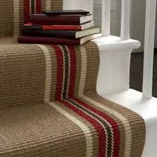 29 Modeles Du Tapis D Escalier Archzine Fr Tapis Escalier Tapis Raye Moquette Escalier