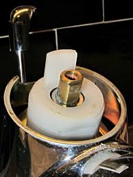 Leaky moen faucets can usually be repaired by competent adults. Moen Bath Sink Faucet A Laying On Of Hands Repair The Smell Of Molten Projects In The Morning