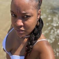 30+ "Leah Glover" profiles