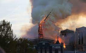 Due to the tragic fire that has destroyed portions of the notre dame cathedral, it will be closed to tourists and worshippers until further notice. Foto Video Primele Imagini Cu Notre Dame DesfiguratÄƒ De FlÄƒcÄƒri Se AnunÅ£Äƒ O AnchetÄƒ ComplicatÄƒ