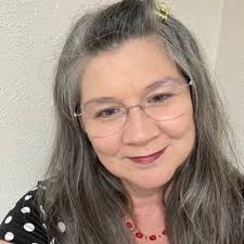 Renee Daniel (@midlifecreator)