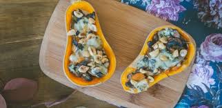 Faire chauffer 15 minutes environ puis verifier la cuisson des legumes en plantant un couteau dedans. Courge Butternut Farcie Aux Champignons Et Bleu Recette Par Les Recettes De Melanie