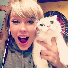 Dear amazing Cat Moms everywhere, #HappyMothersDay! In honor of this  special day, we're featuring 10 incredible female celebrities and their  feline companions. Swipe through to see the adorable duos! With Love, hugs,