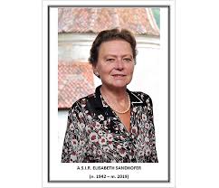 Charlotte de cambridge causó sensación este lunes en su primer día de guardería con un look adorable y posando de lo más sonriente ante la misma fuente revela que charlotte de cambridge habla algo de español. Roumanie Gothanjou