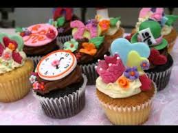 Great recipe for alice in wonderland cupcakes. Easy Alice In Wonderland Cake Decorations Youtube