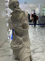 Statue I saw at Vegas : r Weird