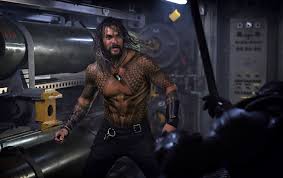 Não tem como não babar pra essa hera, esse filme promete. Intense New Look At Jason Momoa In Aquaman Batman News