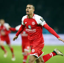 Robin quaison, 27, from sweden 1.fsv mainz 05, since 2016 second striker market value: Fussball Mainz Bangt Um Einsatz Von Quaison Welt