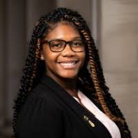 Jada Lowe's Instagram, Twitter & Facebook