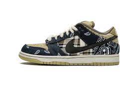 Thanks to a first look shared by solebyjc , this acg colorway dons a vibrant color scheme that may have been borrowed from the throwback. Best Look Yet At The Travis Scott X Nike Sb Dunk Low Cactus Jack Vans Cuadros Zapatillas Nike Nike Dunk