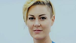 Maybe you would like to learn more about one of these? Arztin Carola Holzner Wird Zur Wichtigen Stimme In Corona Krise
