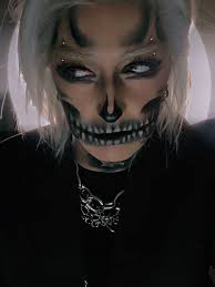 Quick makeup for the Halloween partayy earlier today 💀🖤🤍 hope ya  spookful beanz had a great Halloween 🖤🎃 #Asta