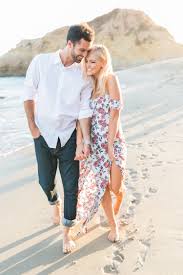 For each of the following 21 cute beach outfits, i share one outfit photos and a little explanation about the outfit, if you want to see more pics from that specific outfit click on the image. Buy Beach Couple Outfits Cheap Online