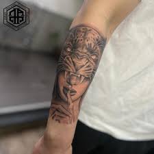豹 タトゥー