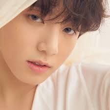 Jeon jungkook, a medical student running on coffee and instant noodle, is secretly (or not so secretly) spiderman. Jeon Jungkook Bts Startseite Facebook