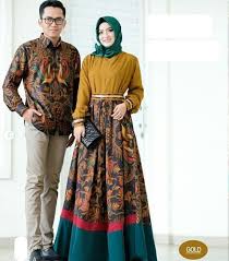 Merah mix hitam via untuk menutupi lekuk tubuhmu bagian belakang, kamu bisa mengkreasikan blus batikmu dengan model pinguin kayak gini, lo. 33 Model Baju Tunik Kain Polos Inspirasi Modis