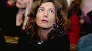 Hochzäitsnuecht ( 1992) vum pol cruchten. Tragisch Krisztina Rady Begeht Selbstmord