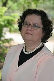 Carolina Crimes: Nineteen Tales of Lust, Love, And Longing: Pullen, Karen,  Maron, Margaret: 9781479408832: Amazon.com: Books