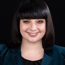 Lynette Ferguson's Instagram, Twitter & Facebook