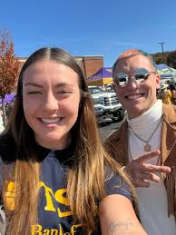 Meghan Downing (@MeghanDowning10)