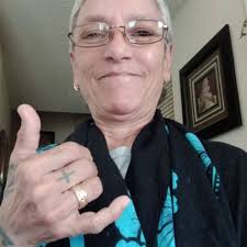 Prayers to you kelly keep wearing them Glasses u look alot like your lovely  father god bless you 🙏 ❤️ r.i.p.ozzy see you