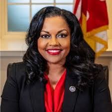 Lee Stillman's Instagram, Twitter & Facebook