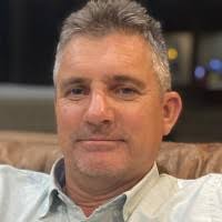 200+ “Desmund” profil