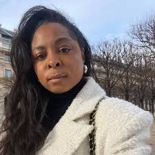 Korean Brands that Collab with small influencers and there Emails 🌷  Mixsoon : contactusa@pkcosm.com Mediheal : social@mediheal.com Beauty of  joseon : cs@beautyofjoseon.com Fully : valued@fully-cosmetic.com Skin 1004  : pr@skin1004korea.com Purito ...