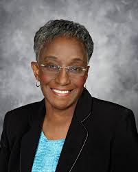 Phyllis Bennett's Instagram, Twitter & Facebook