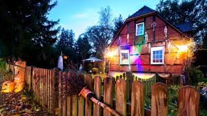 We would like to show you a description here but the site won't allow us. Halloween Airbnb Interdit La Location De Maisons Pour Faire La Fete Apres Une Fusillade Mortelle