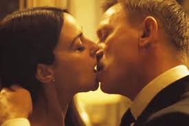 Italian actress monica bellucci will play james bond's. Daniel Craig And Monica Belluci Kiss In James Bond Film Spectre Abc News Australian Broadcasting Corporation