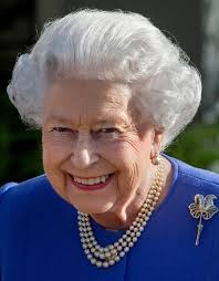 Vier Drinks pro Tag halten die Queen bei Laune und Gesundheit