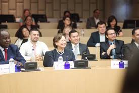 Hari terakhir tan sri azman sebagai pengarah urusan khazanah nasional. Asia School Of Business On Twitter Tan Sri Azman Mokhtar The Best Personal Investment Is In Education At Asb During The Bog And Student Panel Discussion Https T Co 5ptjdwfr7c