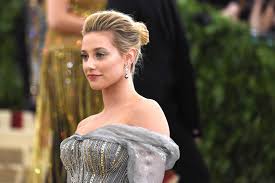 In this how to video, vlogger silvia reis, (@ellebangs) shows you how to create a fun, relaxed updo. 29 Best Prom Updos For The Best Night Ever 2019