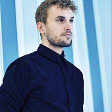 „ich freue mich sehr, beim esc für deutschland auf der bühne stehen zu dürfen. Deutschland Ist Jendrik Unser Star Fur Den Esc 2021 Und Singt Unser Lied Fur Rotterdam Esc Kompakt
