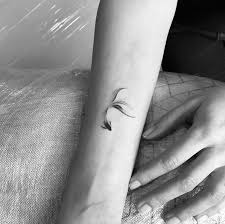 Aesthetic Black And White Small Koi Fish Tattoo Elegant Koi Fish Tattoo By Balazs Bercsenyi Tattoos Girly Tattoos Neck Tattoo