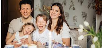 منتدى عام منتديات المعهد العالى للهندسة بمدينة 15 مايو اسرة spot light اسره النسر عمرو دياب , محمد فؤاد , محمد منير , تامر حسنى , رامى صبرى , عمرو مصطفى , تامر عشور. ÙƒÙŠÙ ÙŠÙ…ÙƒÙ† Ø£Ù† ØªÙƒÙˆÙ† Ø§Ù„Ø£Ø³Ø±Ø© Ø³Ø¹ÙŠØ¯Ø© Ø­ÙŠØ§ØªÙƒ