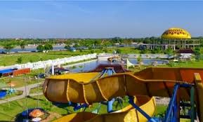 Suasana libur lebaran waterpark agung fantasy widasari indramayu. Agung Fantasi Waterpark Widasari Kabupaten Indramayu Jawa Barat Kolam Renang Widasari Indramayu Kolam Renang 1mahasiswa Program Studi Pengelolaan Sumberdaya Perairan Sekitar Pantai Kabupaten Indramayu Lorenzo Golla