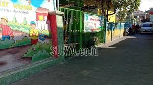 Check spelling or type a new query. Nyaris Jadi Korban Penculikan Pemotor Berjaket Ojol Ini Kondisi Siswi Mi Di Sidoarjo Halaman All Tribunnews Com Mobile