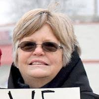 Unit 40 approves contract with support staff