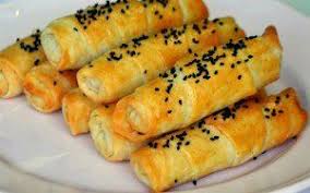 Hazir Yufkadan Sodali Borek Tarifi Turkish Recipes International Recipes Food Receipt