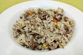 Alas dulang pembakar dengan kertas minyak atau aluminium foil. Resepi Nasi Goreng Cendawan Daging Black Pepper