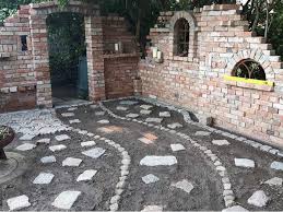 Toom Kreativwerkstatt Ruinenmauer Im Garten Selbst Gebaut Ruinenmauer Ruinen Garten